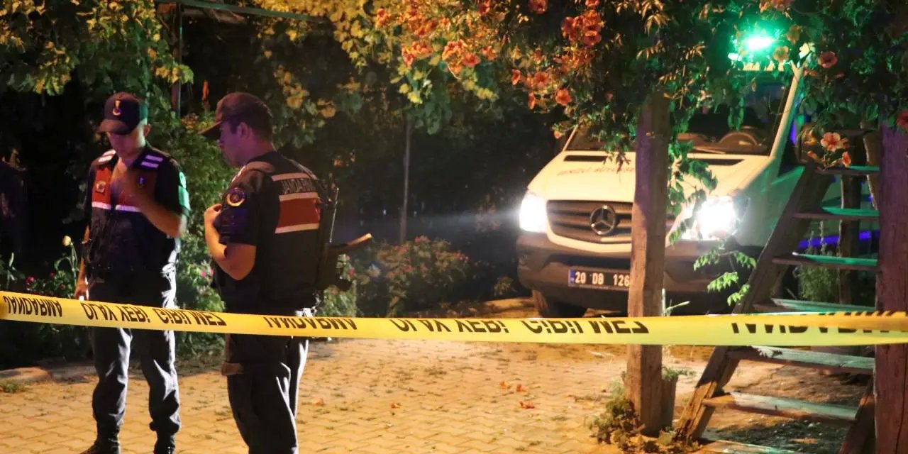 Oto Galeriye Pompalı Tüfekle Ateş Açtı!