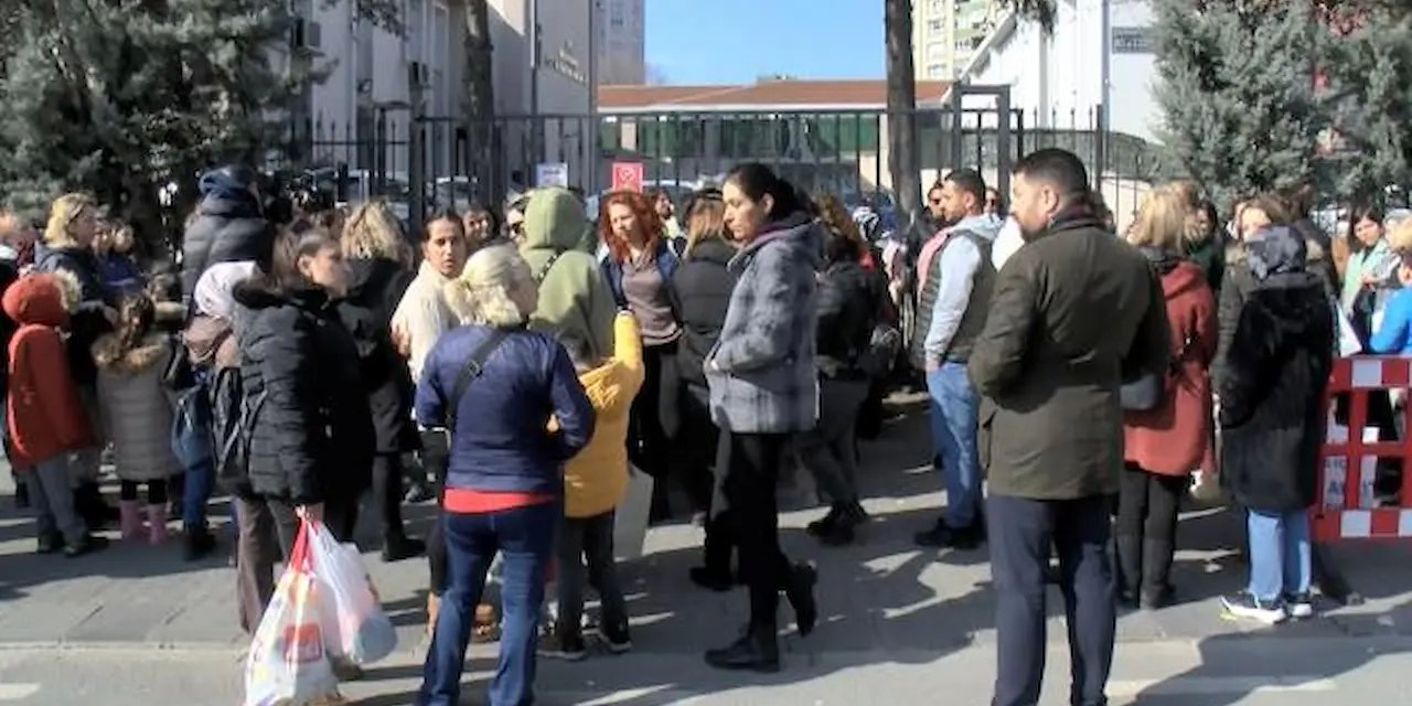 İstanbul'da 2 yıldır bitmeyen okul inşaatı: Öğrenciler ikili eğitime zorlandı