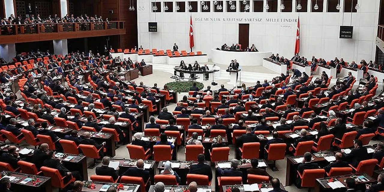 Türkiye Meclisi'nde Kapsamlı 'Torba Kanun' Değişiklikleri Onaylandı