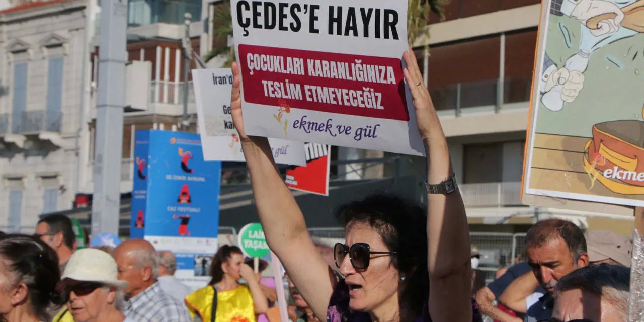 Türkiye Eğitim Sistemine Diyanet TV Zorunluluğu: ÇEDES Projesinin Etkileri ve Velilerin Tepkileri