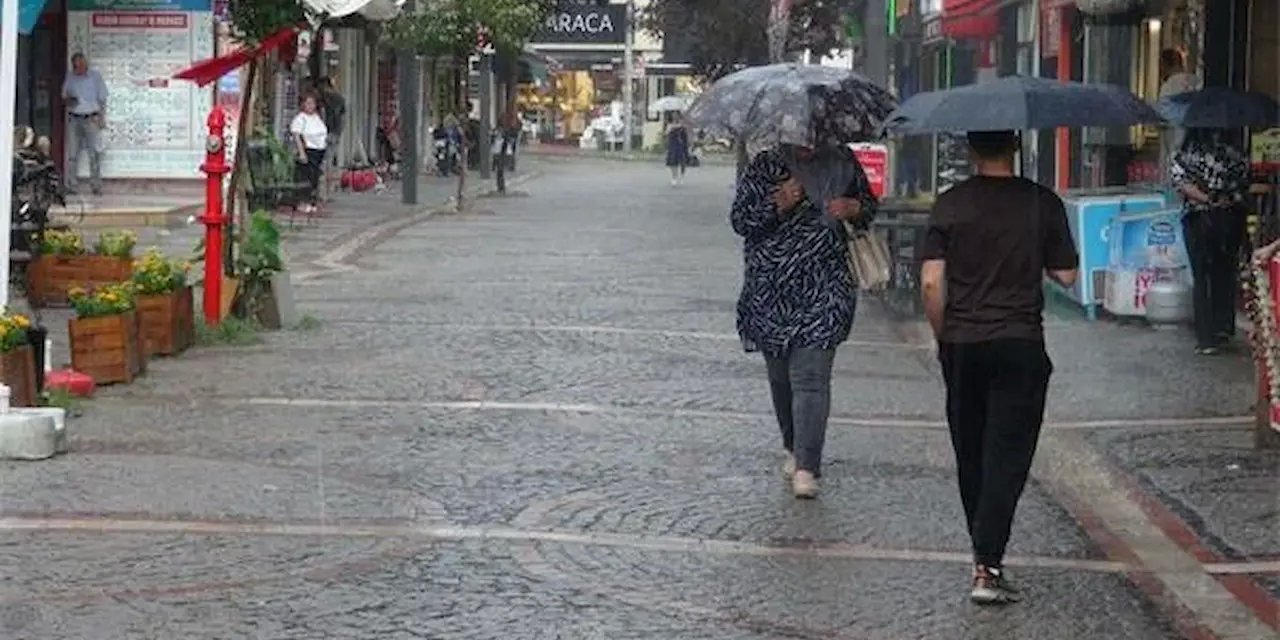 Adana'da Gecenin Kuvvetli Sağanak Yağışları: Hazırlıklı Olun!