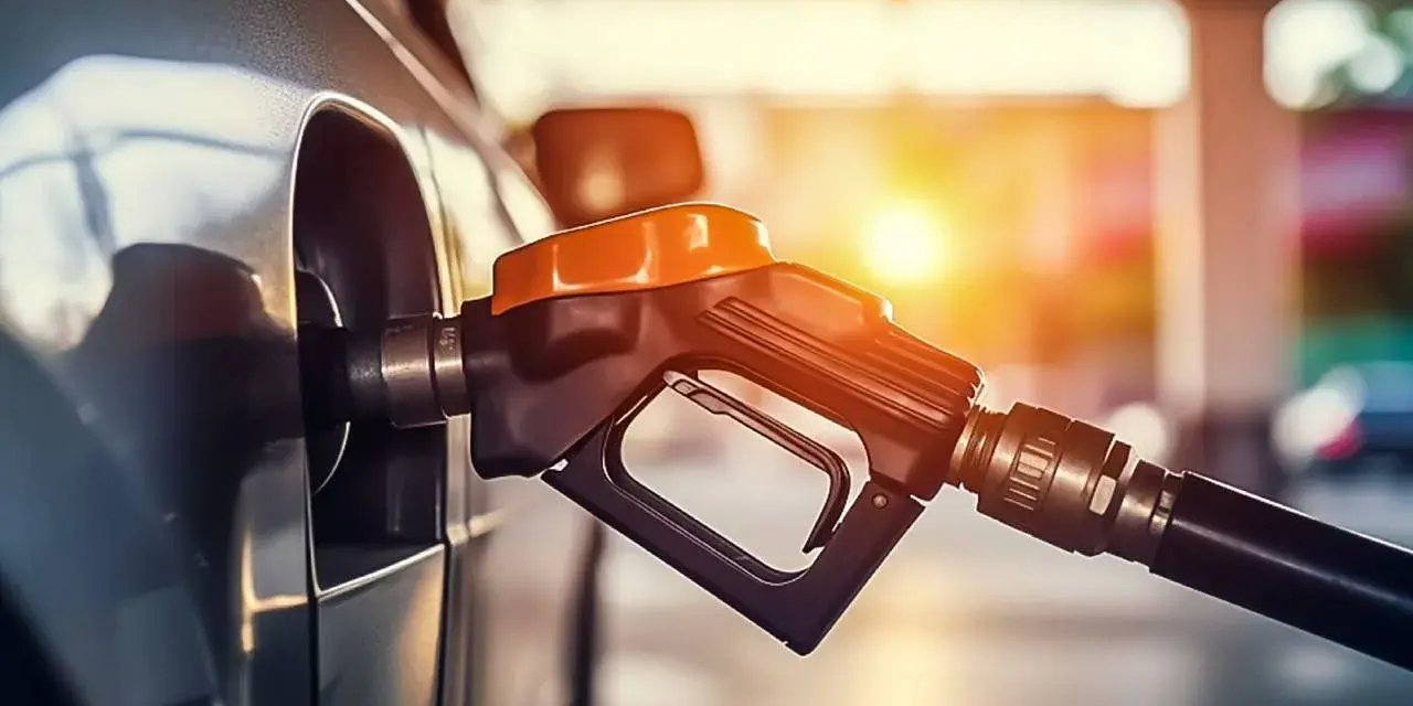 Akaryakıt fiyatlarında peş peşe indirimler!