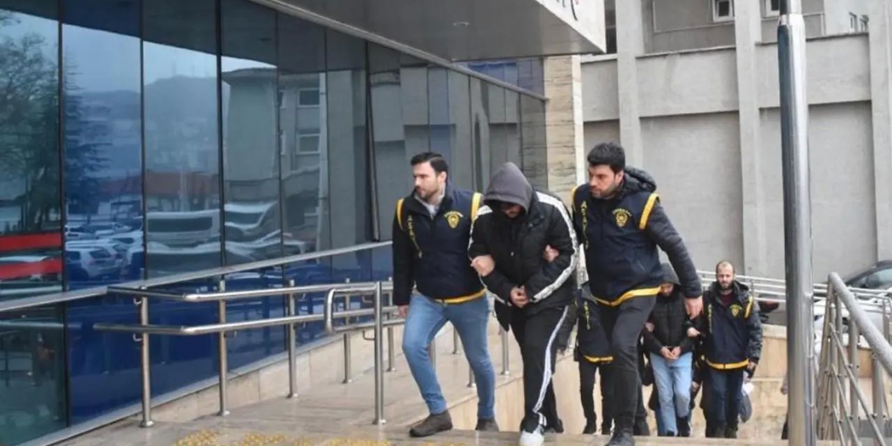 Zonguldak'ta Yüksek Kazanç Tuzağı: Dört Dolandırıcı Tutuklandı, Beşinci Şüpheli Serbest
