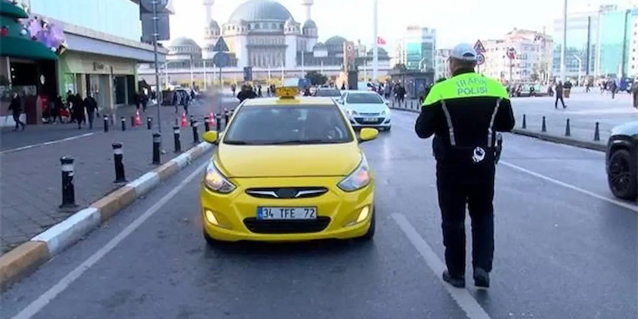 İstanbul Taksim Meydanı'nda Taksi Denetimleri: Yolcu Seçimi ve Kısa Mesafe Problemlerine Sert Müdahale