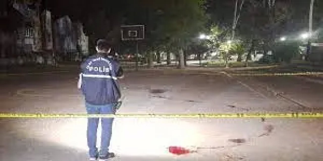 Adana Kozan'da 19 Yaşındaki Genç Hayatını Kaybetti: Gizemli Bıçaklı Çatışma Araştırılıyor.