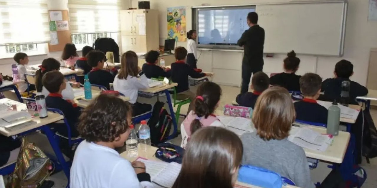 Bakanlık, müfredatta köklü değişiklik yaptı: 9 yeni ders eklendi