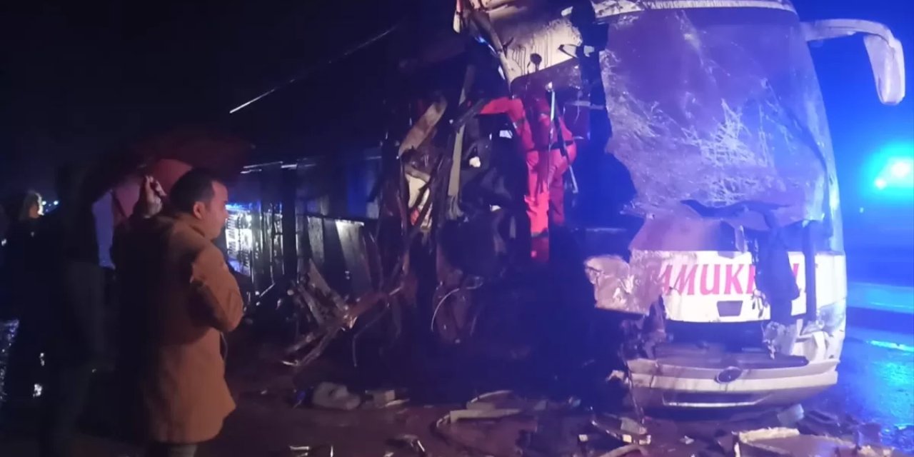 Çanakkale'de Otobüs Kazası: 10 Yaralı, 3'ü Ağır Durumda