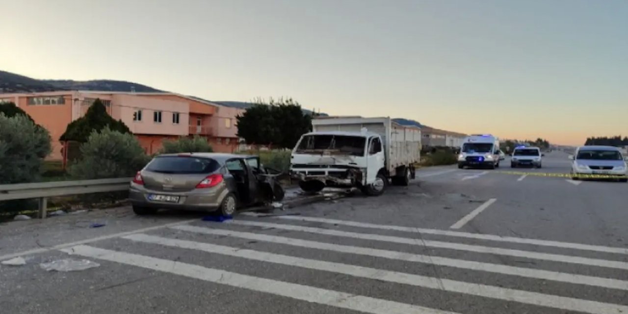 Manisa'da Şoke Eden Trafik Kazası: 1 Ölü, 3 Yaralı