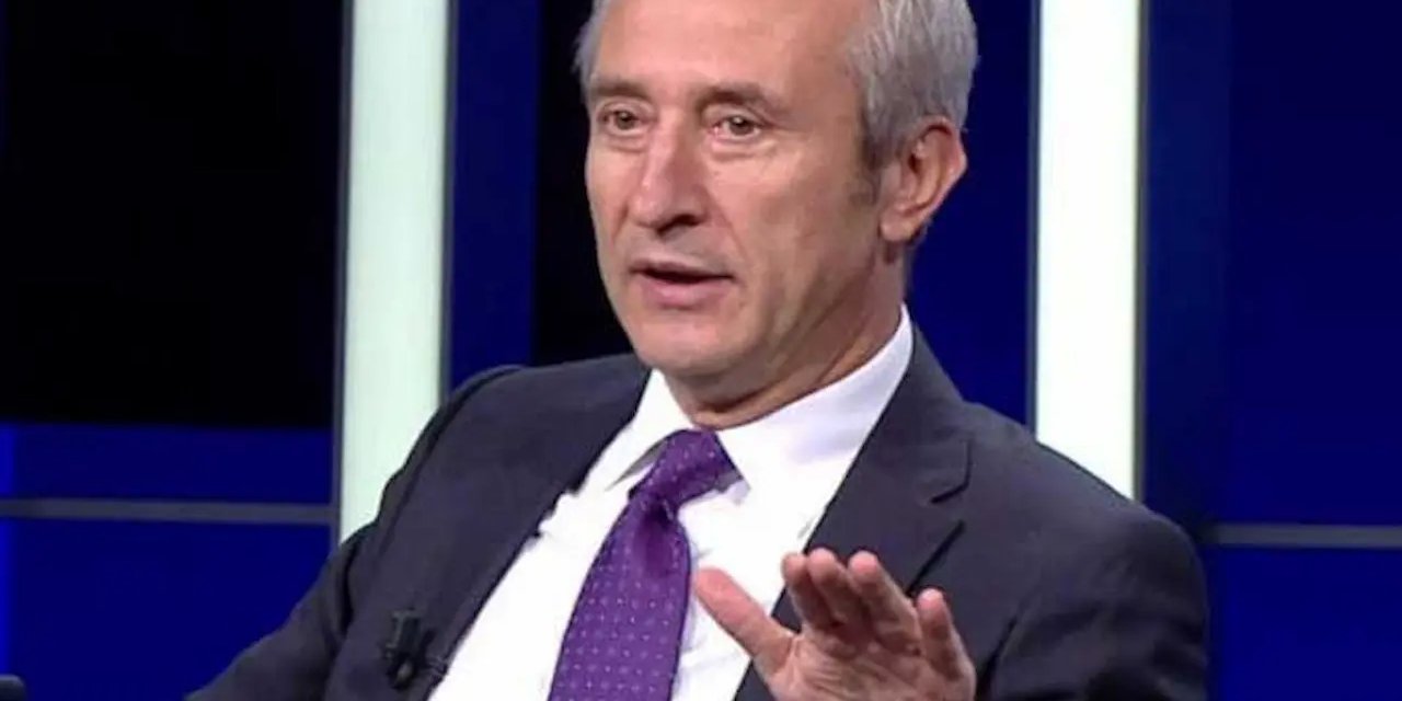 Hukukçu Salim Şen'den Atatürk Fotoğrafı Skandalına Sert Tepki