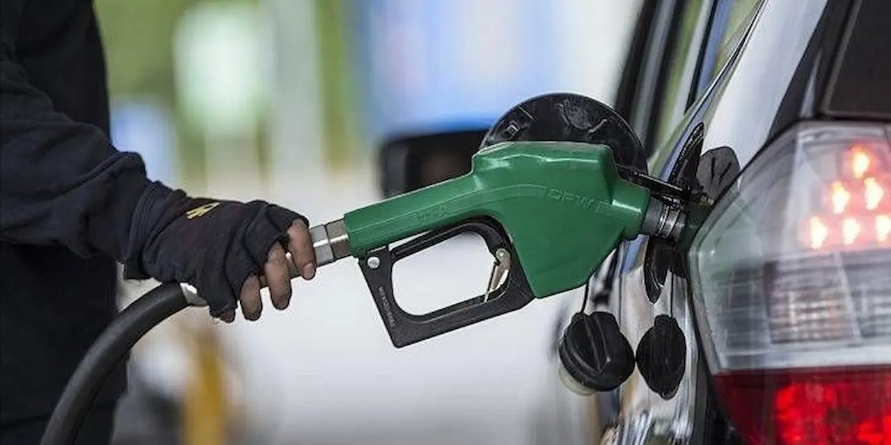 Akaryakıt Fiyatlarındaki Dalgalanma: Döviz Kuru, Petrol Fiyatları ve Vergi Zamları Etkisinde