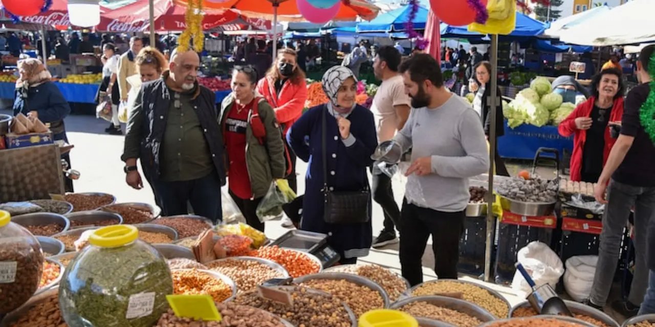 Yeni Yıl Sofralarında Türk Ailelerinin Tercihleri ve Maliyetleri