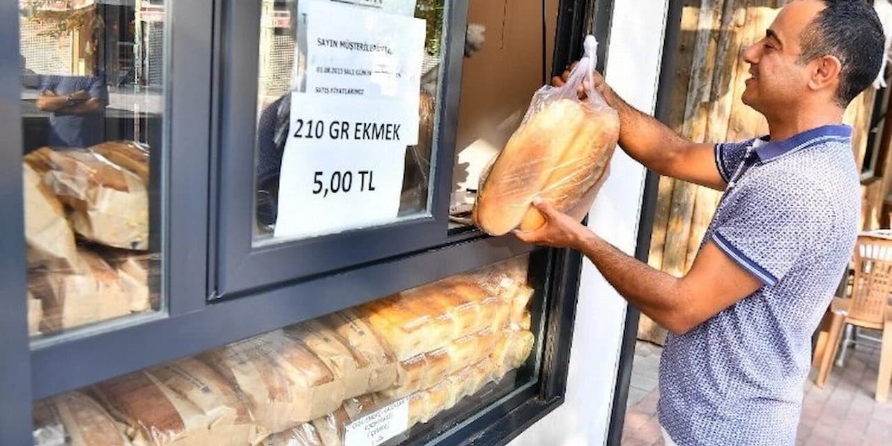 İzmir Büyükşehir Belediyesi'nden Ekmek Fiyatlarına Direniş: 5 TL'de Israr