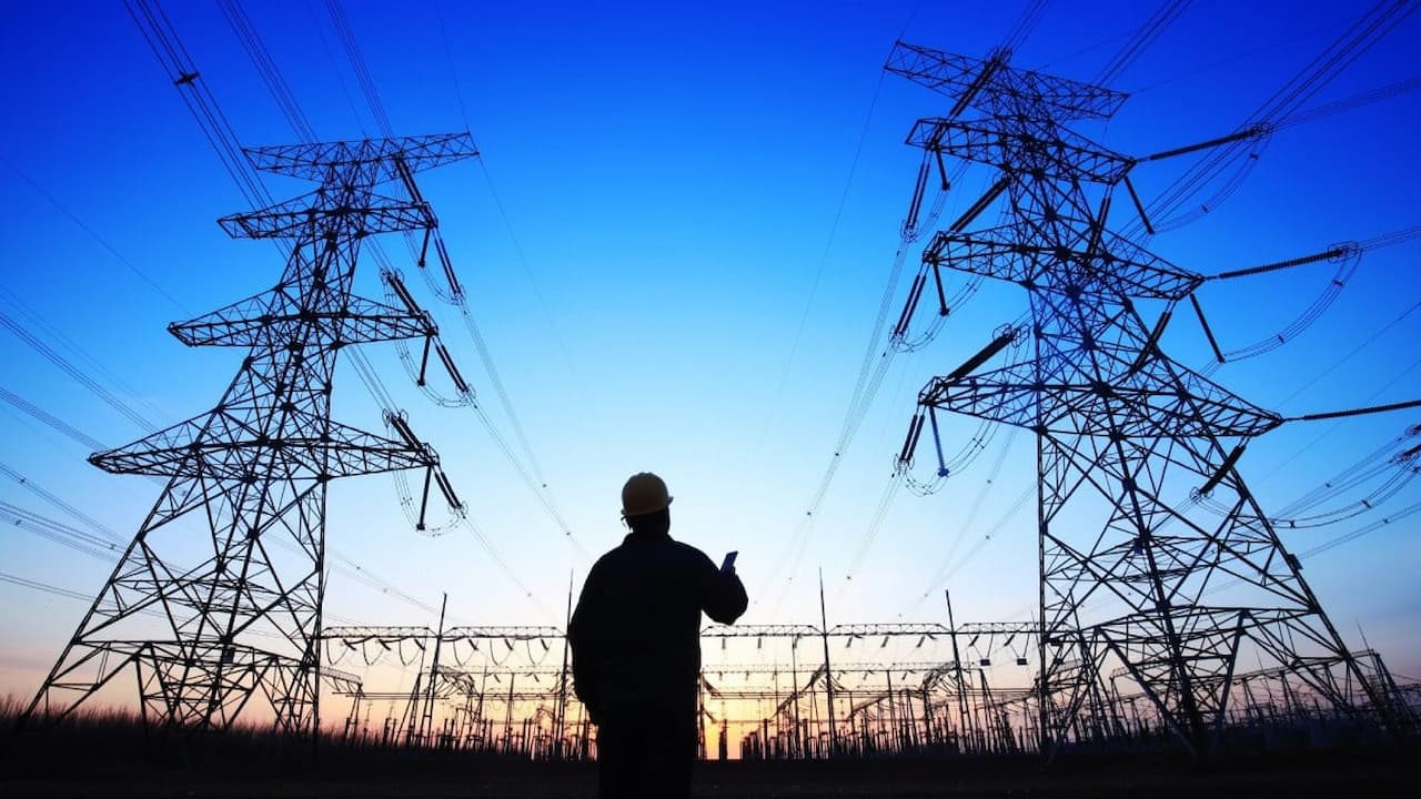 İzmir'de Elektrik Kesintileri: Birçok ilçe resmen karanlığa gömülecek!