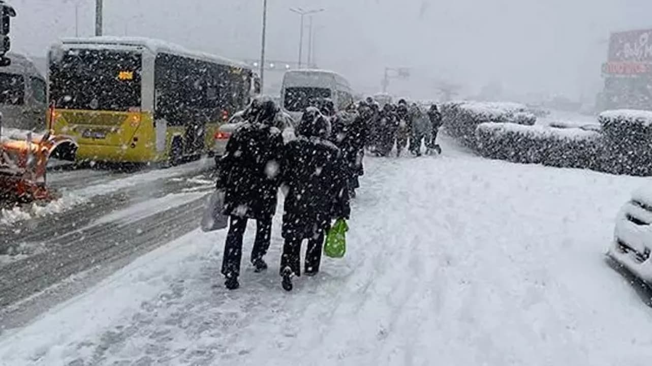 İstanbul'a Beklenen Kar Yağışı: Ne Zaman, Nasıl Olacak?