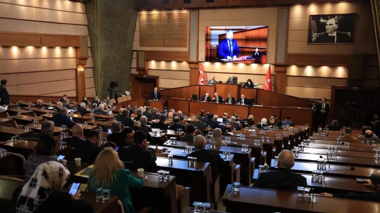 İstanbul'un Geleceği İçin Kritik Kararlar: İBB Meclisi'nden Önemli Taşınmaz Satışları ve İlçe Bütçelerine Onay