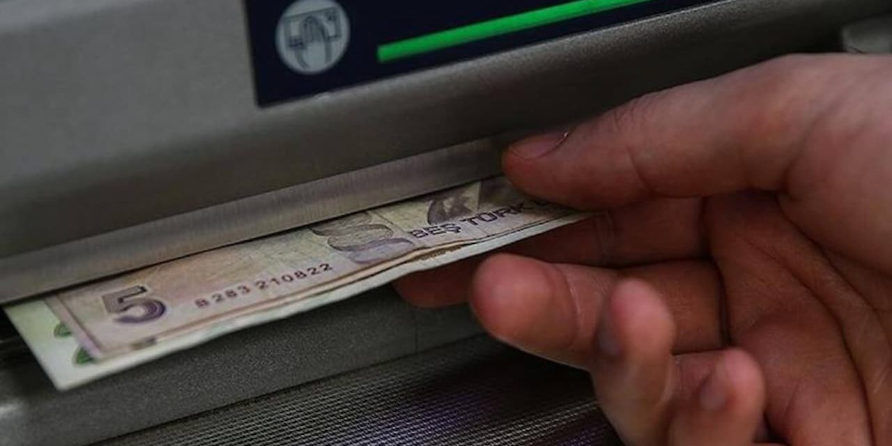 Türkiye'de Emeklilik Maaşlarına Tarihi Zam: 2024 Yılında 7500 TL'den 11250 TL'ye Yükseliş