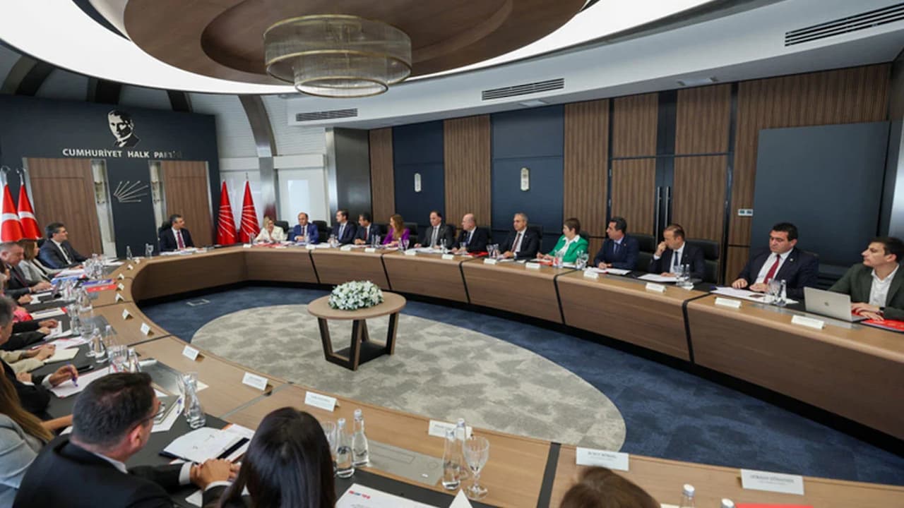 Ülkenin Yarasına Parmağını Basmak: CHP'nin Kritik Bildirisi