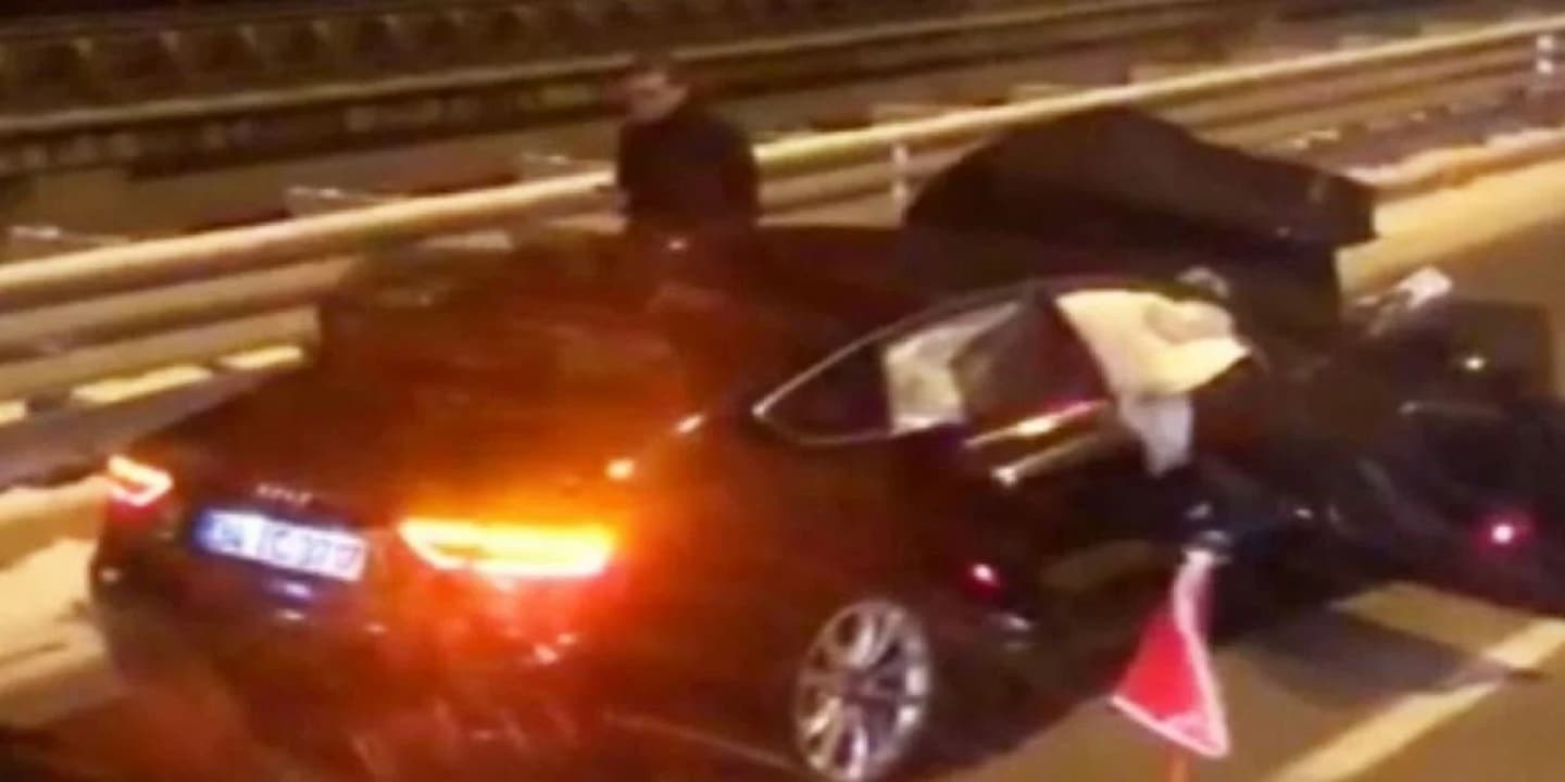 CHP Milletvekili Barış Karadeniz'in Geçirdiği Trafik Kazası: Bir Milletvekilinin Karşılaştığı Beklenmedik Durum