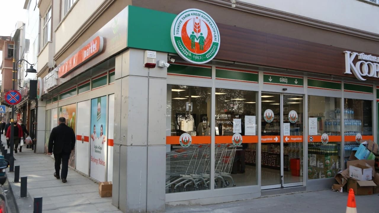 Tarım Kredi Kooperatif Marketlerinin Yeni Kampanyası: "Bir Alana Bir Bedava"