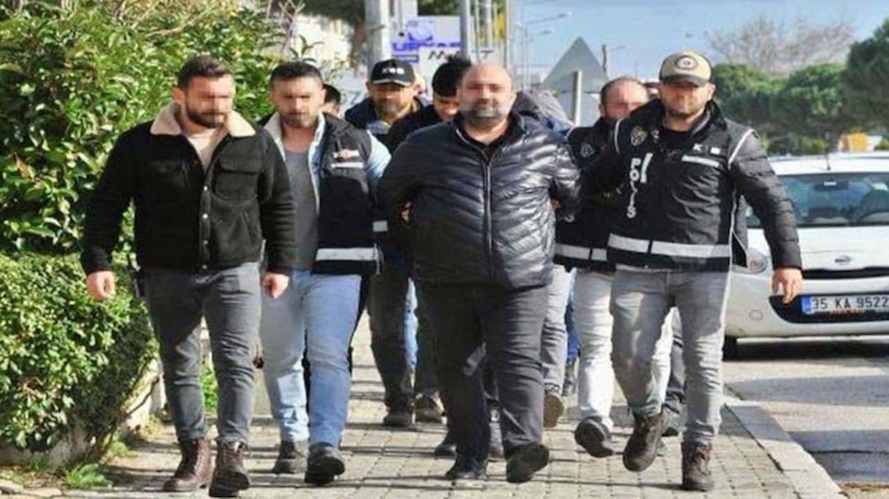 İzmir’de Dev Kara Para Aklama Operasyonu: Milyarlar Ortaya Çıktı