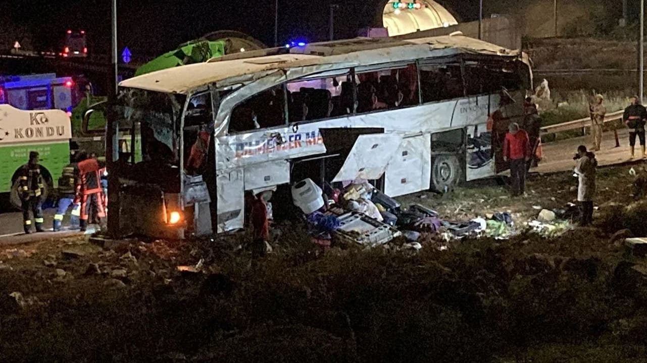Son Dakika! Mersin'de meydana gelen otobüs kazasında 7 kişi öldü 30 kişi yaralandı