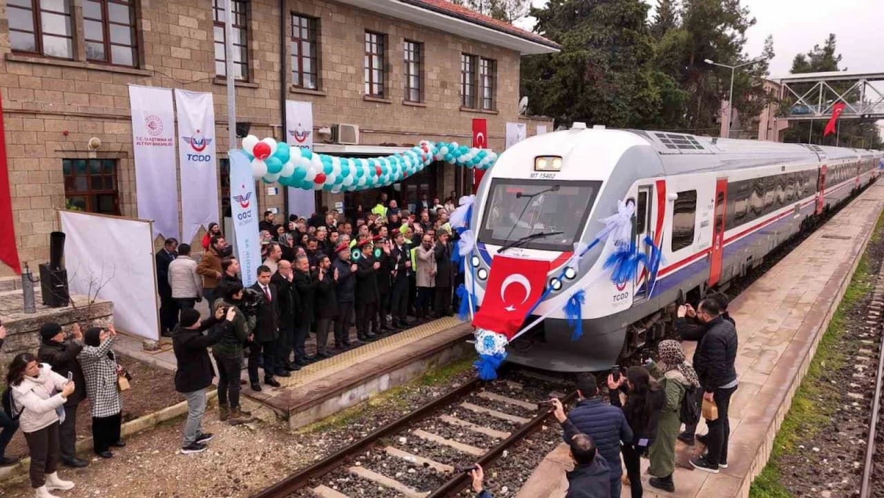 Burdur, 15 Yıl Sonra Yeniden Raylara Dönüyor: Demir Yolu ile Şehrin Yeniden Doğuşu