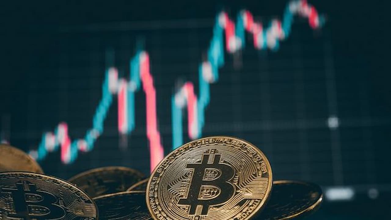 Bitcoin'in Yıldızı Parlıyor: 2025'te 170 Bin Dolar Olabilir!