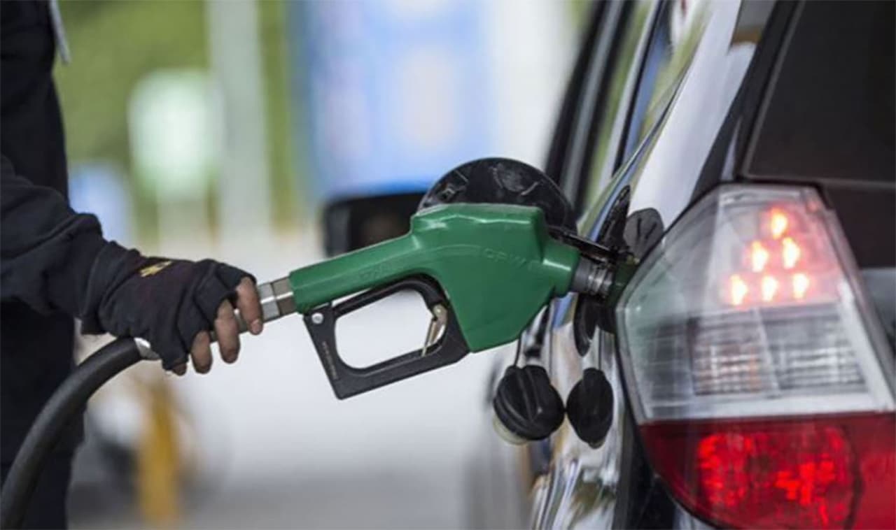 Türkiye'nin Akaryakıt Fiyatlarına Gece Yarısı Sürprizi: Yeni Zamlar Kapıda!