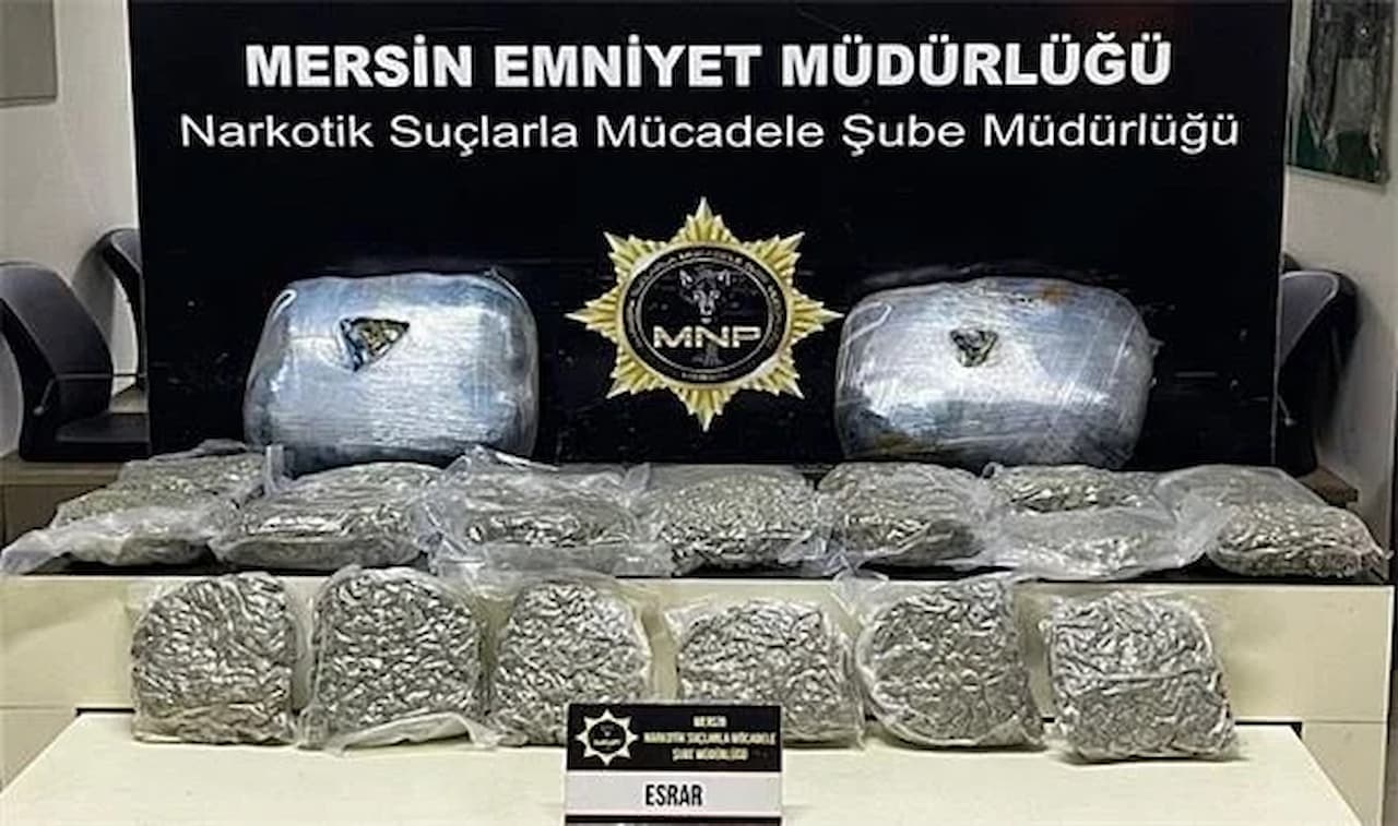 Adana'da Şok Operasyon: 23 Kilo Esrar Ele Geçirildi, Aranan Şüpheli Yakalandı!