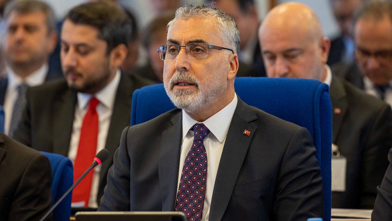 Kamu İşçilerine Müjde: Bakan Işıkhan’dan Ek Zam ve Taşeron Sözü