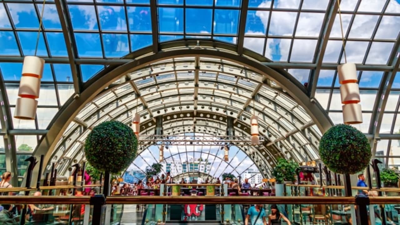 İflas Şoku: Tarihi Alışveriş Cenneti KaDeWe, Yüksek Kiralarla Mücadele Edemeyerek Kepenk İndiriyor