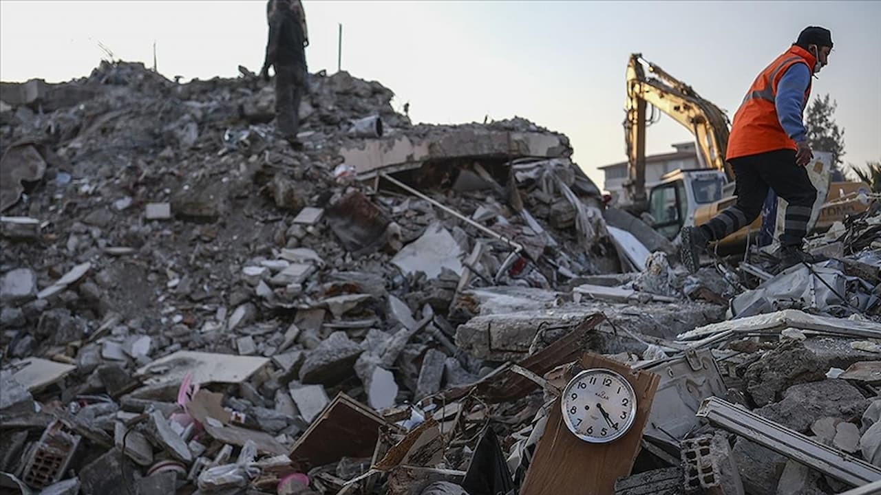 Hatay'da Gündem Sarsıcı Açıklamalar: Deprem Yıldönümü ve Politik Çalkantılar