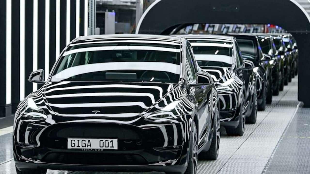 Tesla'nın Fiyat Hamlesi: ABD ve Almanya'da Model Y İndirimi Dalgası