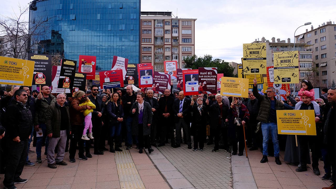 TOKİ Mağdurlarının Haykırışı: "Saraylar Sizlere, Bize Layık Görülen Sadece 2+1!