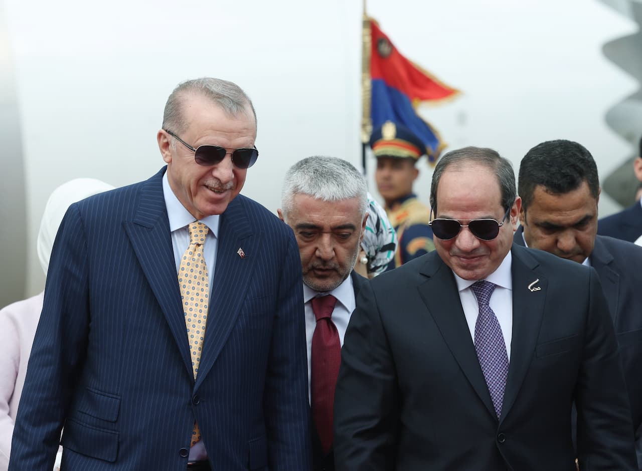 Tarihi Buluşma: Erdoğan ve Sisi 12 Yıl Sonra Mısır'da Yeniden Bir Araya Geldi