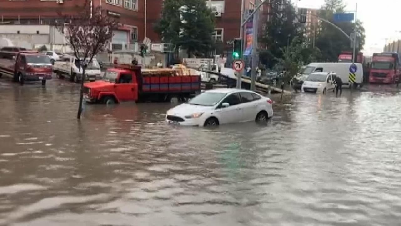 İstanbul'u Bekleyen Fırtına: Kuzey İlçeleri Alarmda!