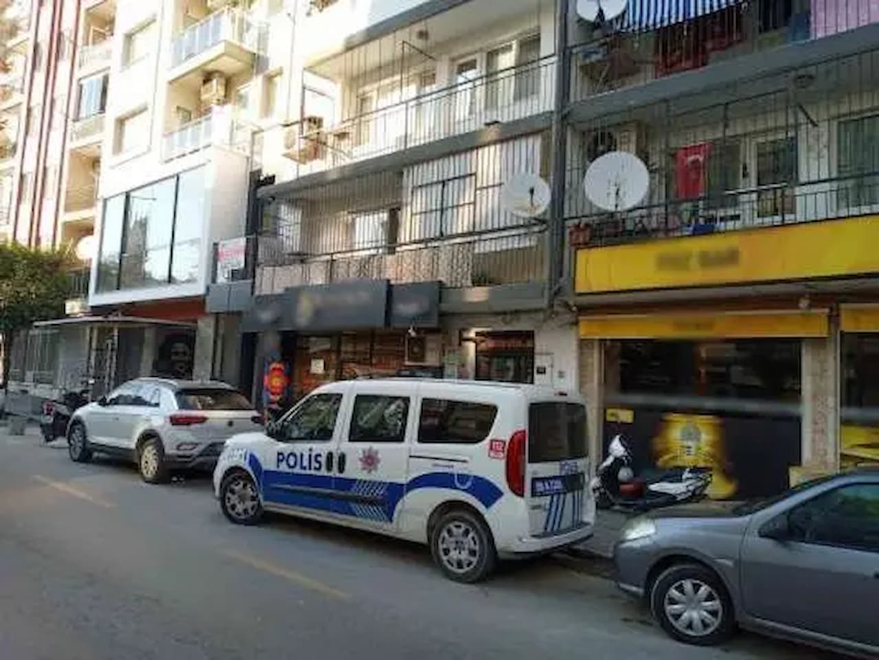 Manisa'da Şok Eden Olay! Yaşlı Adam Evinin Önünde Ölü Bulundu!
