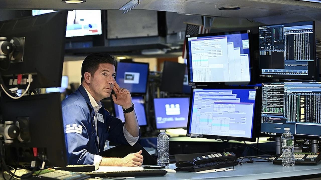 BSE Endeksi Üç Gün Üst Üste Yükselişle Rekor Kırdı, Yatırımcıların Gözü Teknoloji ve Otomobil Sektöründe!