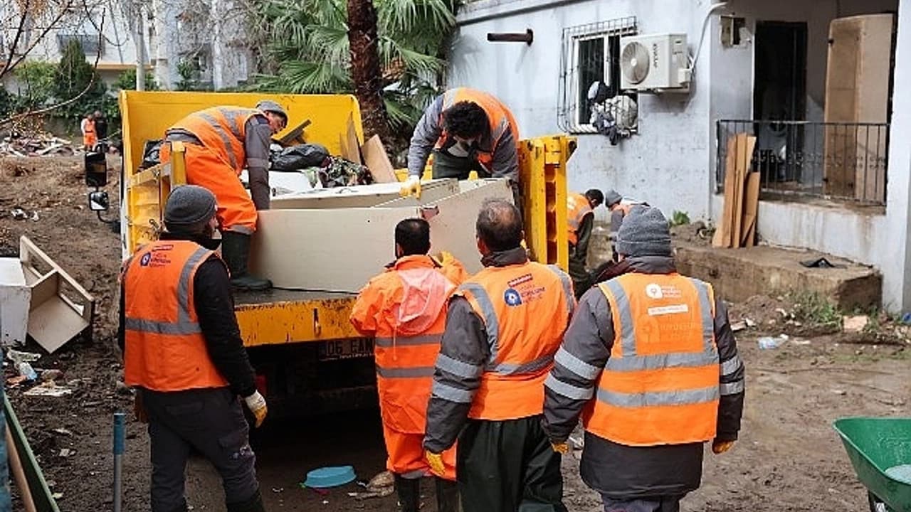 Antalya'yı Sarsan Felaket: Yağmurun Şiddeti, Can Kaybı ve Yıkımın Boyutları