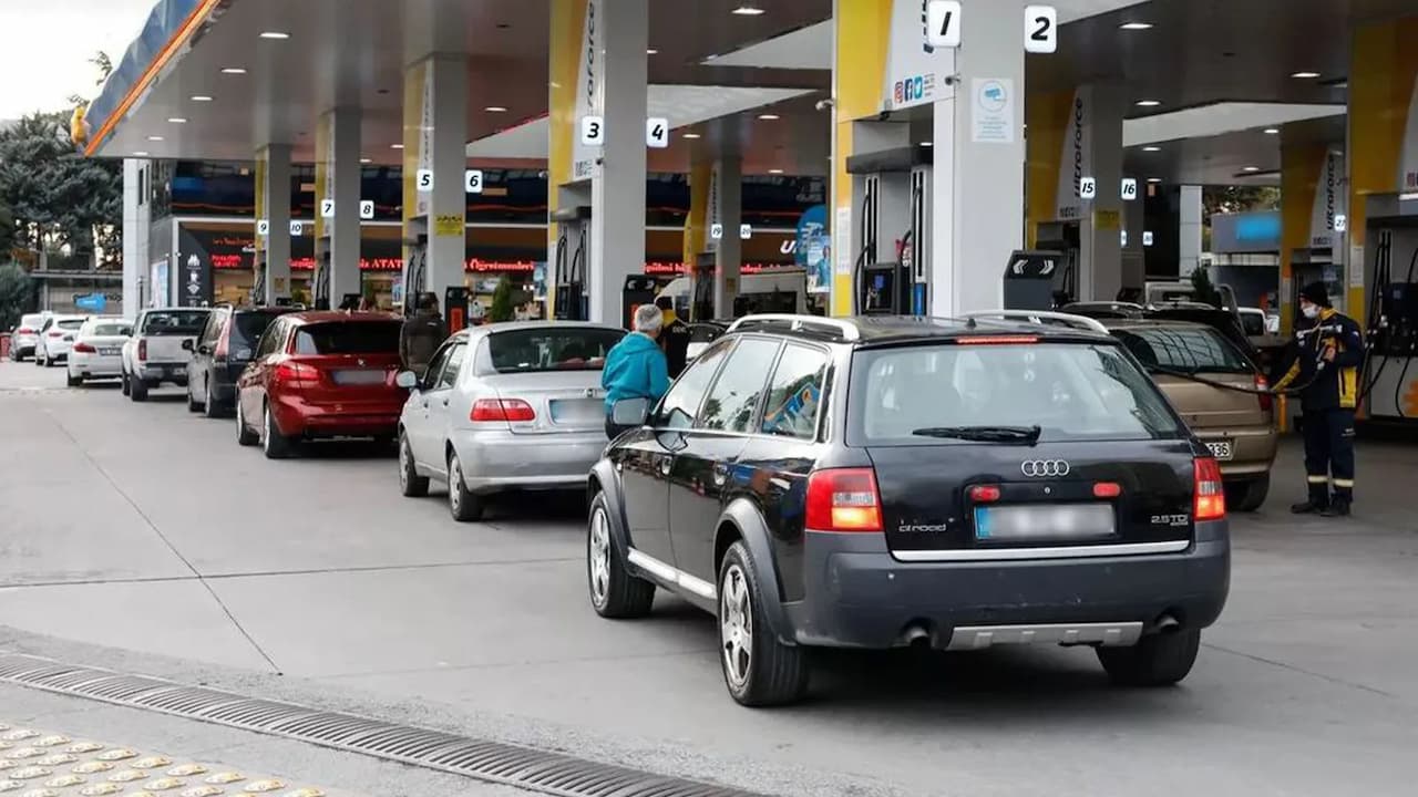 Yakıt Fiyatları Neden Artıyor? Petrol Piyasalarındaki Son Gelişmeler Işığında Derin Bir Bakış