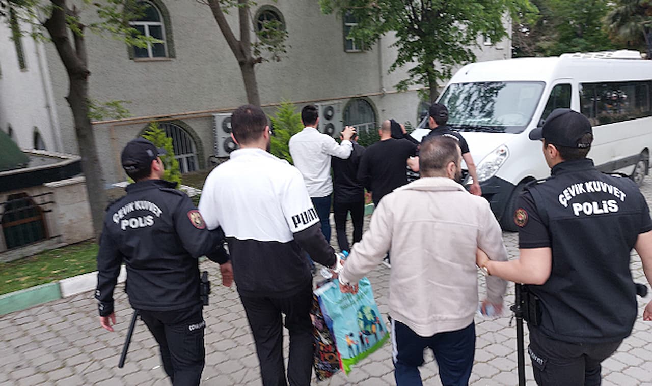 Samsun'da Nefes Kesen Operasyon: Polisten Uyuşturucu ve Silah Darbesi!