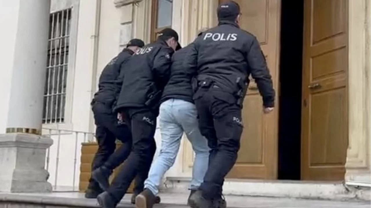 Sinop'ta Şaşırtıcı Olay: Üniversite Öğrencisi Evdeki Kurşunla Yaralandı