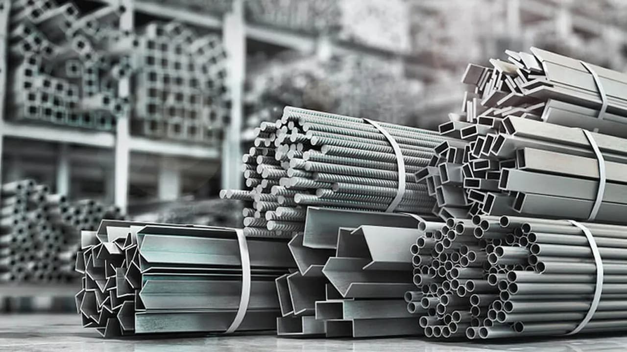 Çelik Fiyatları Çin'de Düşüşte: Emlak Sektöründeki Durgunluk Endişeleri Artıyor