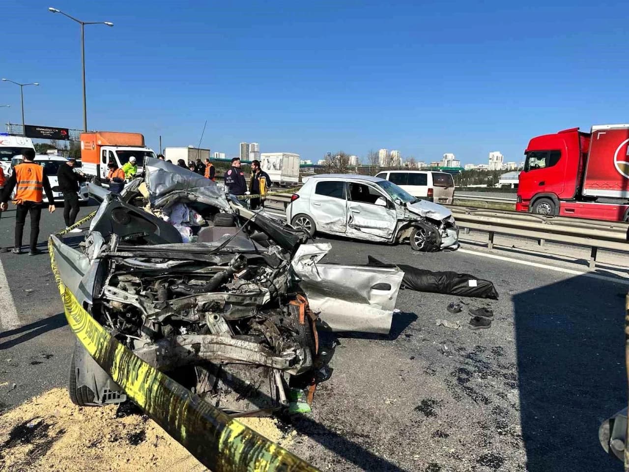 TEM Otoyolu'nda Zincirleme Trafik Kazası: 1 Ölü