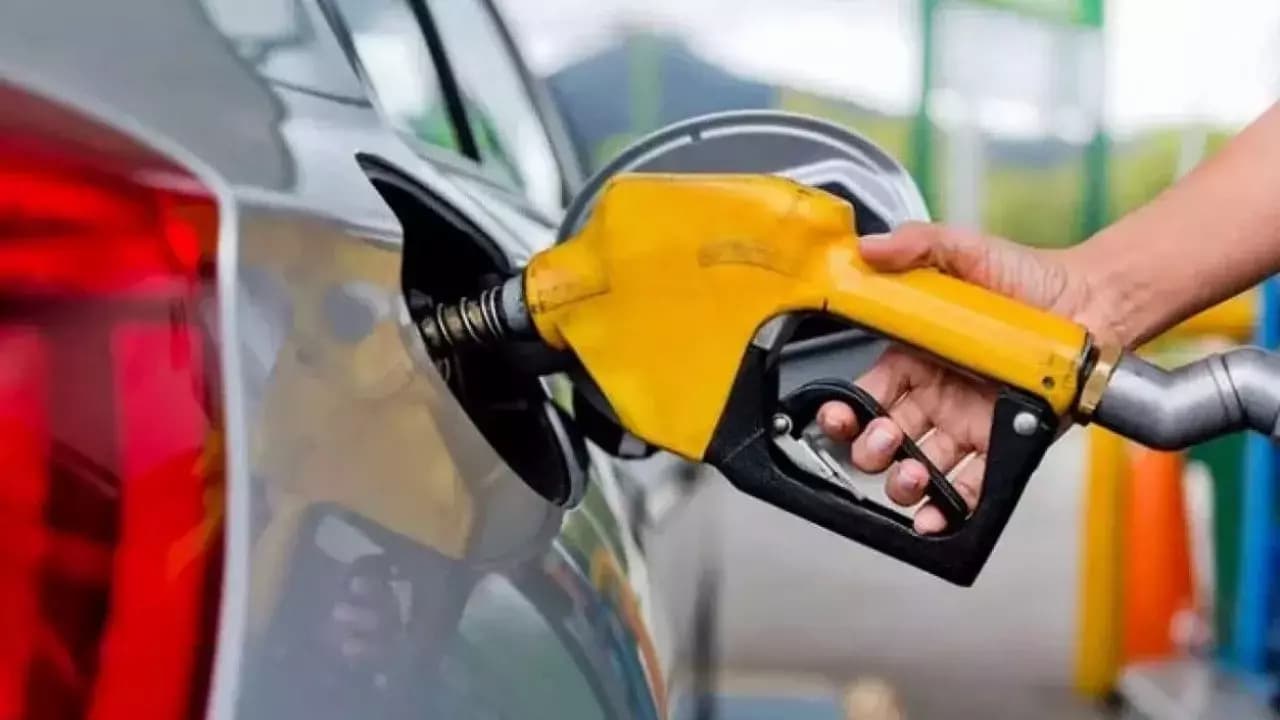 Akaryakıt Fiyatlarında Büyük İndirim: Benzine ve Motorine Rekor Düşüş!