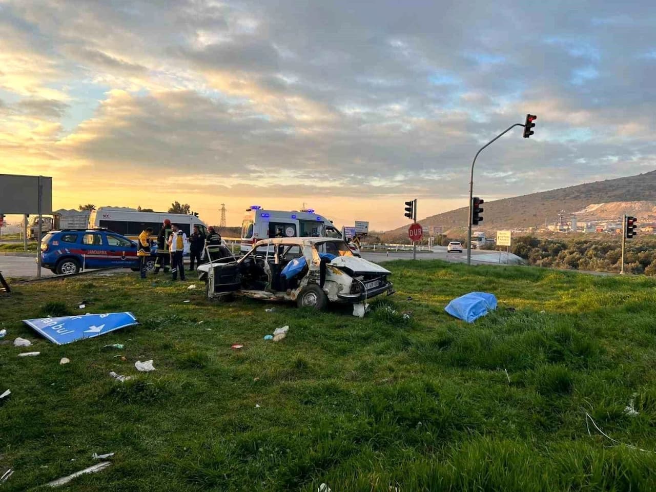 Manisa Akhisar'da Korkunç Trafik Kazası: 3 Ölü, 2 Yaralı