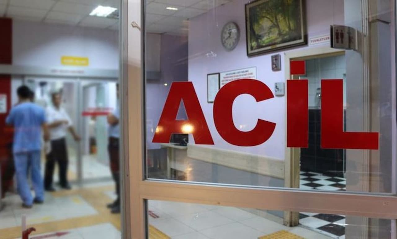 İzmir'de Hastanede Silahlı Saldırı: Jandarma Arkadaşını Vurdu