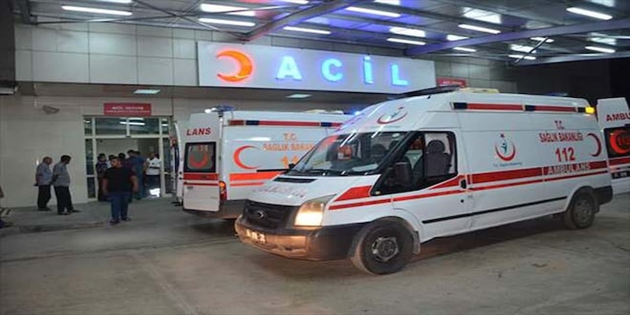 İzmir Bergama'da Bıçaklı Kavga: Bir Kişi Hayatını Kaybetti, Bir Kişi Yaralı