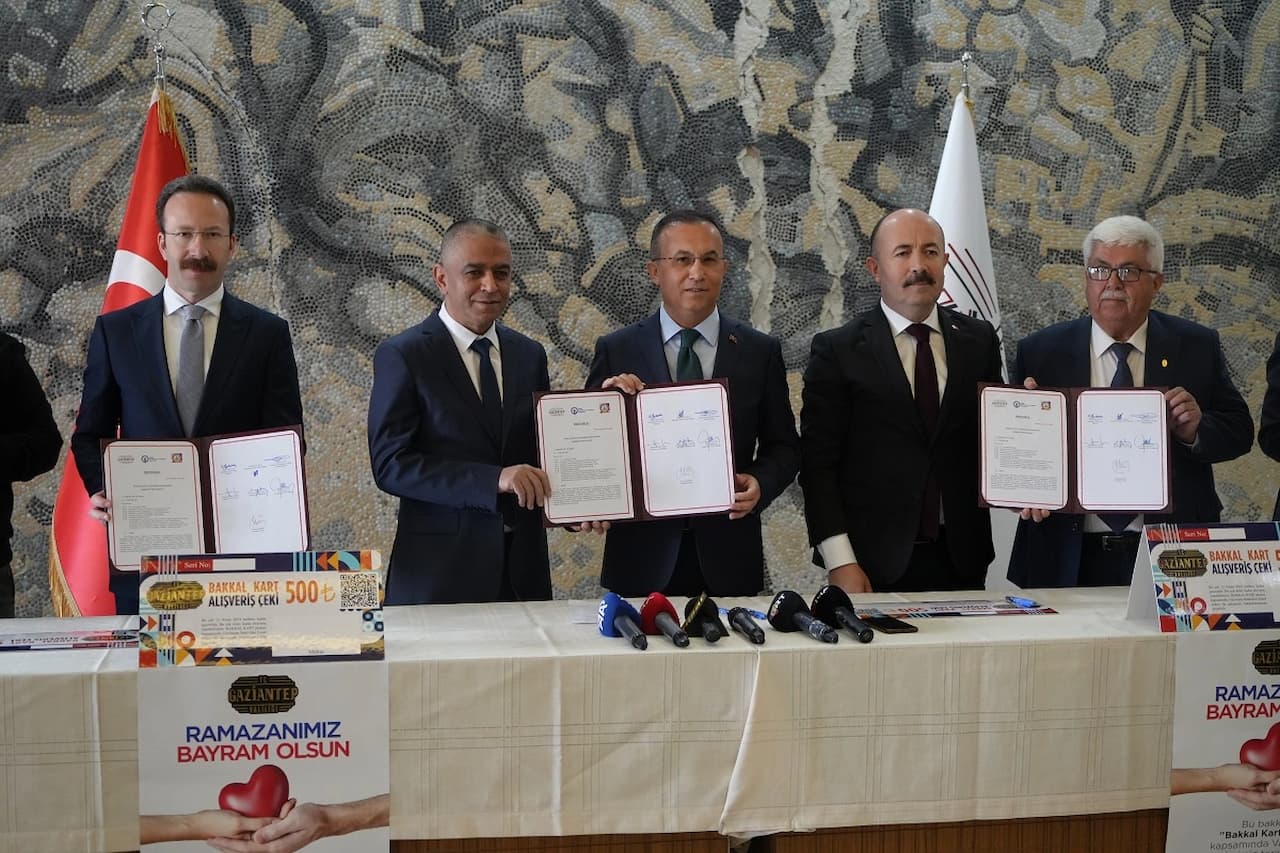 Gaziantep'te Ramazan'da Yardımlaşmanın Yeni Adı: Bakkal Kart!