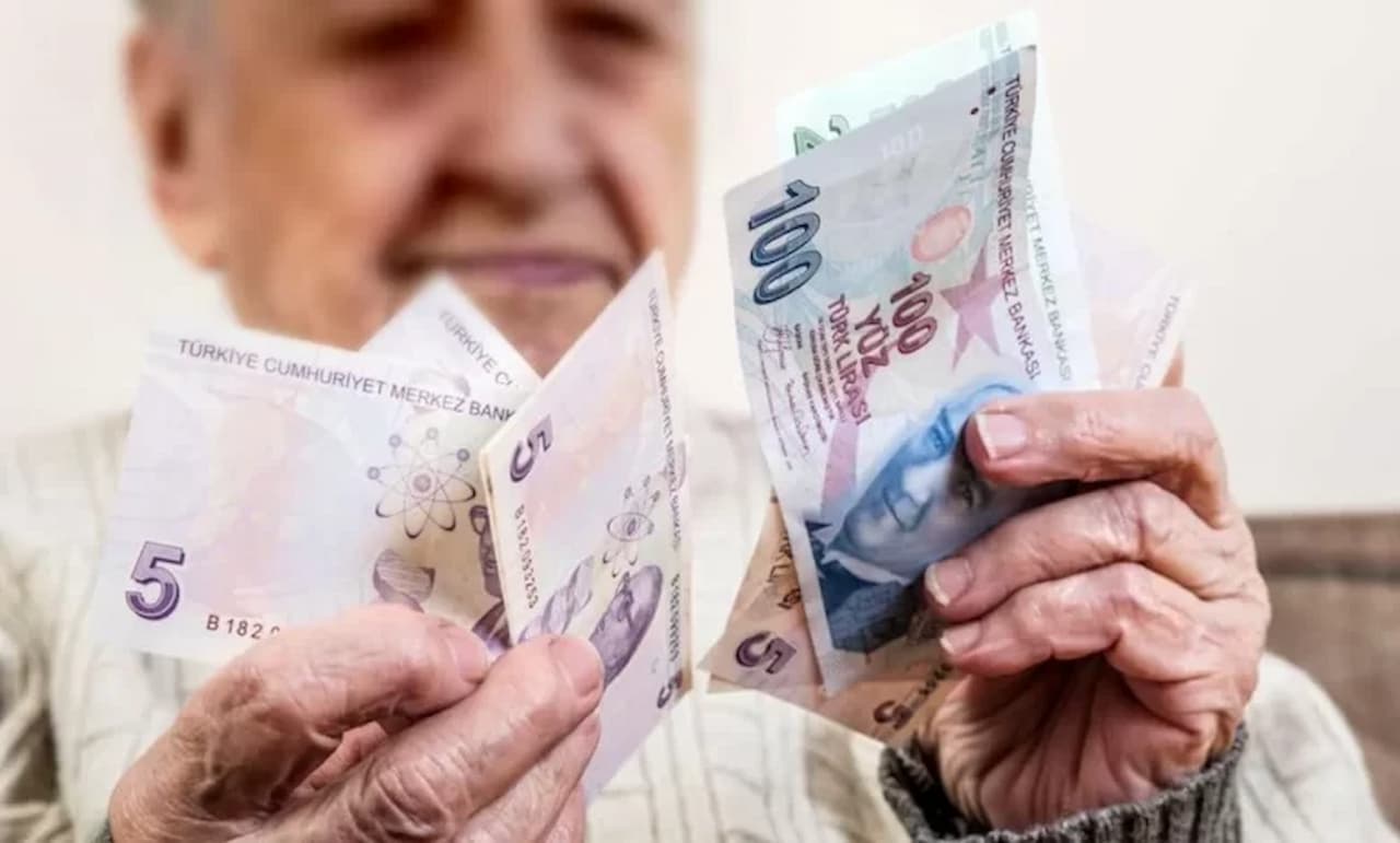 Memur ve Emekli Maaşlarında Heyecan Verici Artış! Enflasyon Zirvedeyken Maaşlara Ne Kadar Zam Yapılacak?